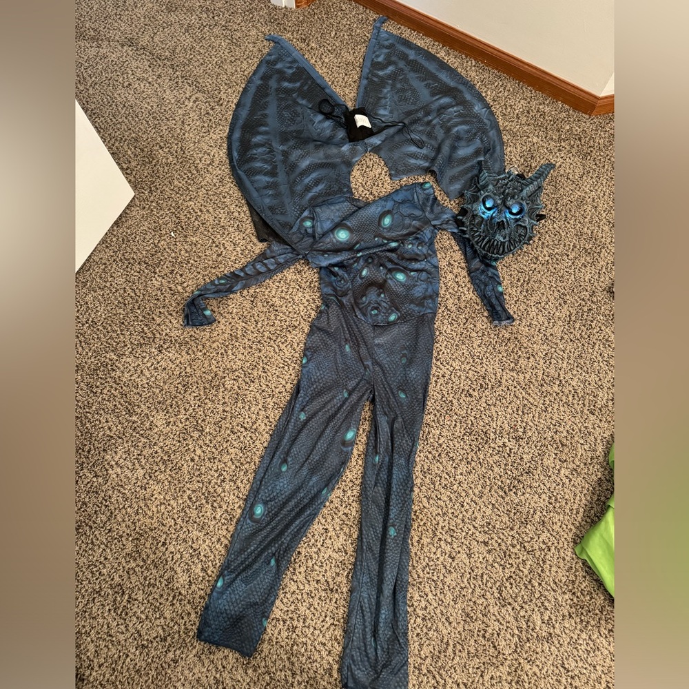 Dragon Halloween costume, gently used, kids size 8-10